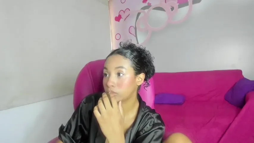 doll_star, en directo ahora en Amateur.tv