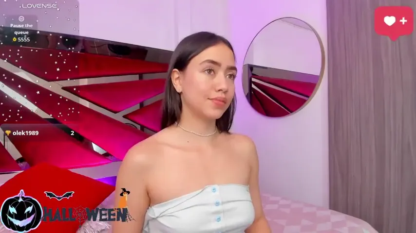 SaraWagner, live now on SugarCams